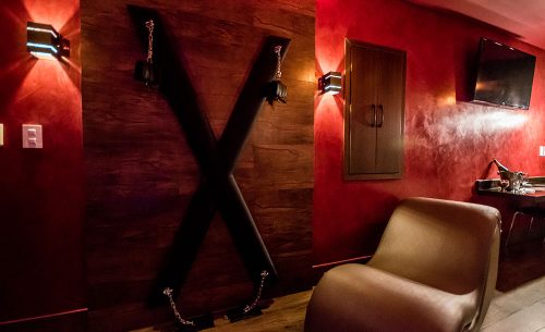 Conheça a Suíte Cinquenta Tons do Opium Motel e garanta já a sua reserva