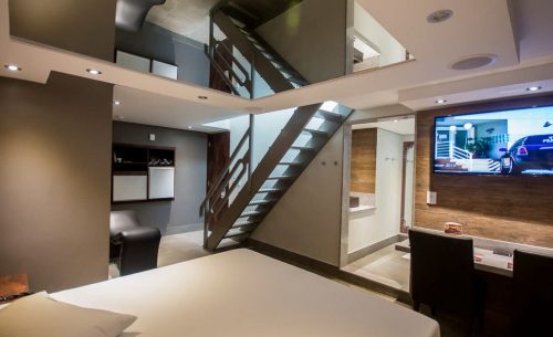 Conheça a Suíte Duplex Super do Opium Motel e garanta já a sua reserva