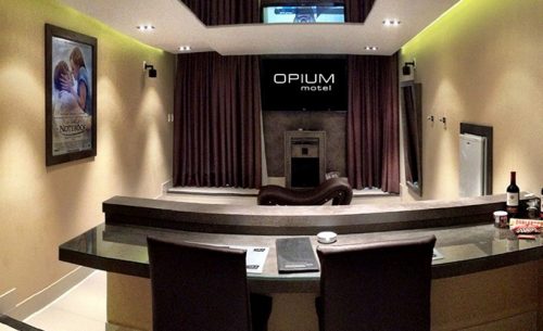 Conheça a Suíte Opium Premium do Opium Motel e garanta já a sua reserva